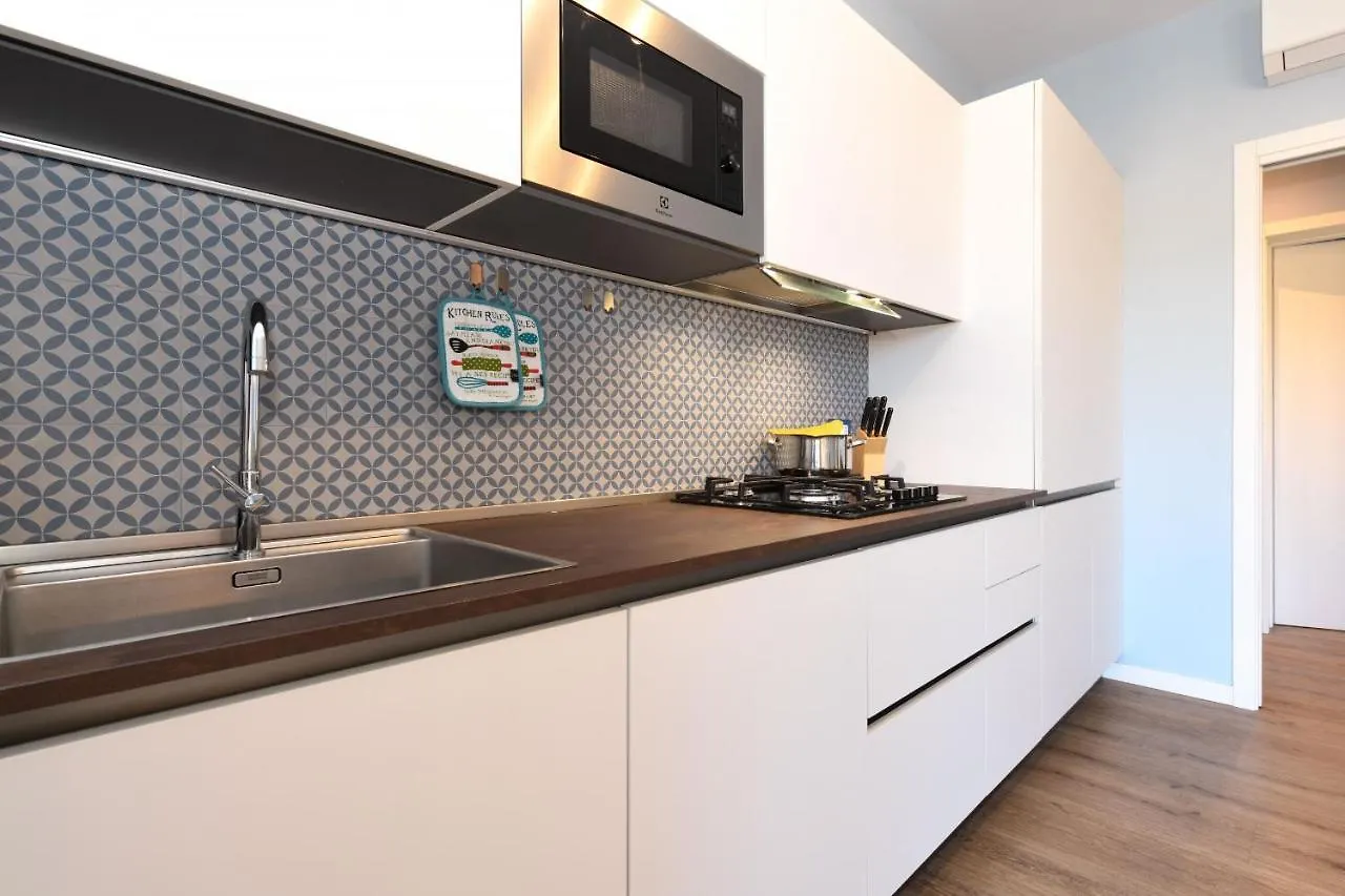 Blue Suite Apartment 시르미오네 0*,